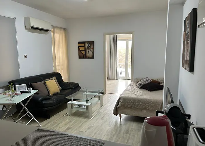 Downtown Living By 'flats Nicosia' * Никосия